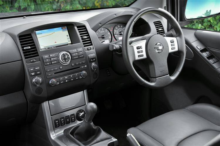 Nissan Navara D40 King Cab 2.5 dCi specs, dimensions