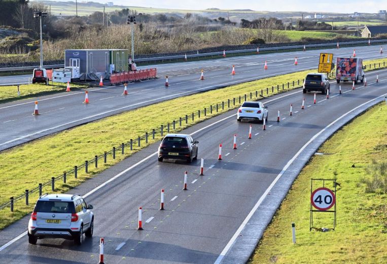 What is a contraflow system? A guide for learner drivers