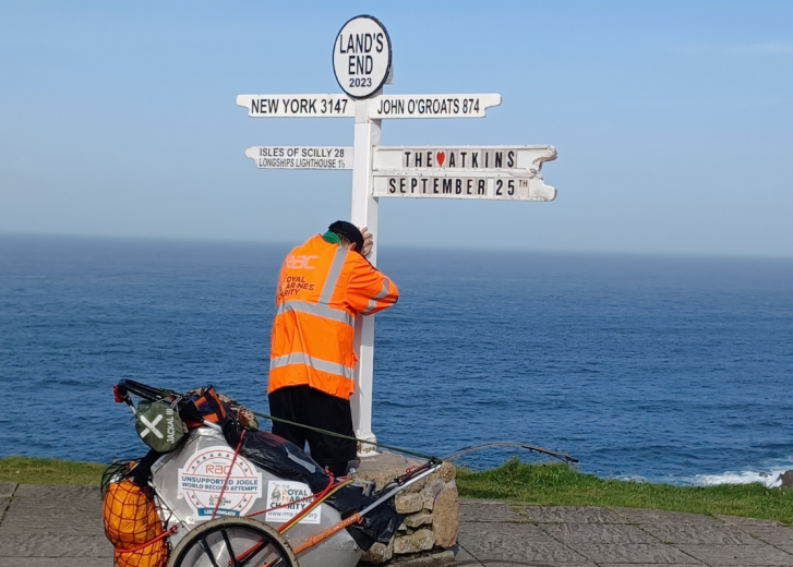 RAC patrol Lee Wingate sets new world record for walking unsupported from John O’Groats to Land’s End