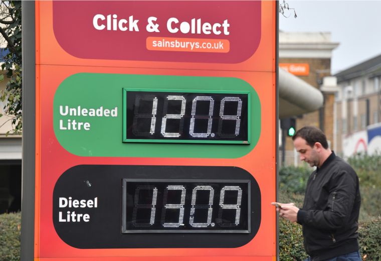 Stingy supermarkets urged to slash fuel prices