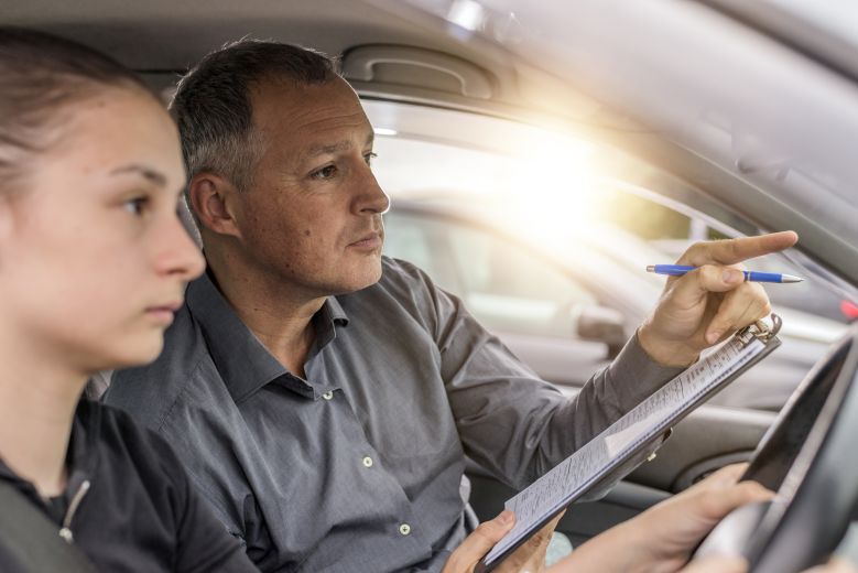 ‘Show me, tell me’ questions – get ready for your driving test