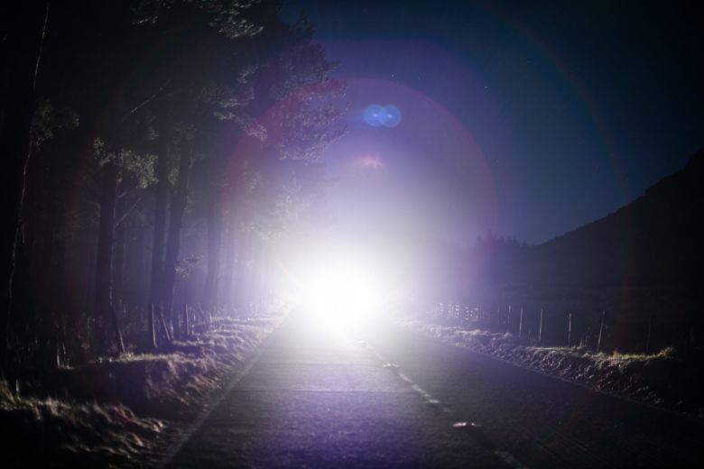 Drivers demand government action to reduce glare from car headlights