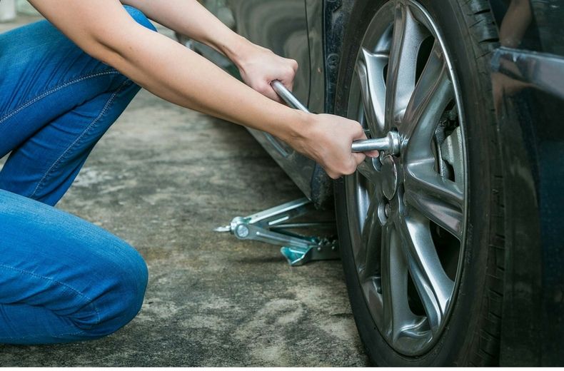 Quick and Easy Tire Change with a Step-by-Step Walkthrough