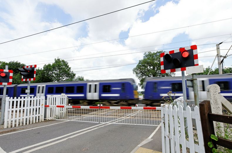 Fifth of young people ‘would ignore level crossing lights’