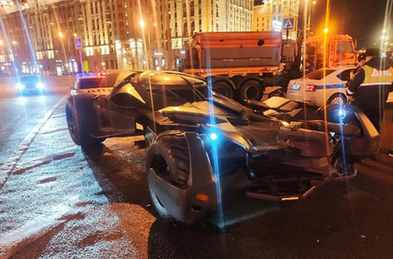 Russian Batmobile with prop machine gun deemed non-street legal