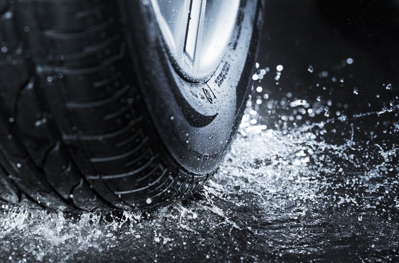 What is aquaplaning and how to avoid it
