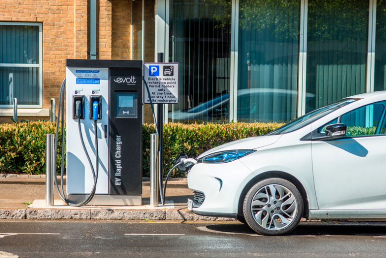 How much does it cost to charge an electric car?
