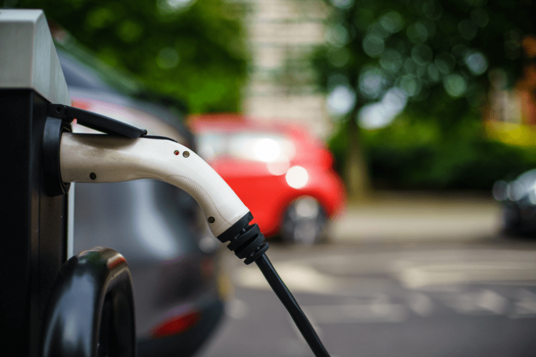 What is the etiquette for owning an electric vehicle? Major manufacturer launches new guide