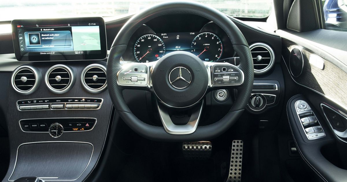 Mercedes dashboard warning lights – what they mean