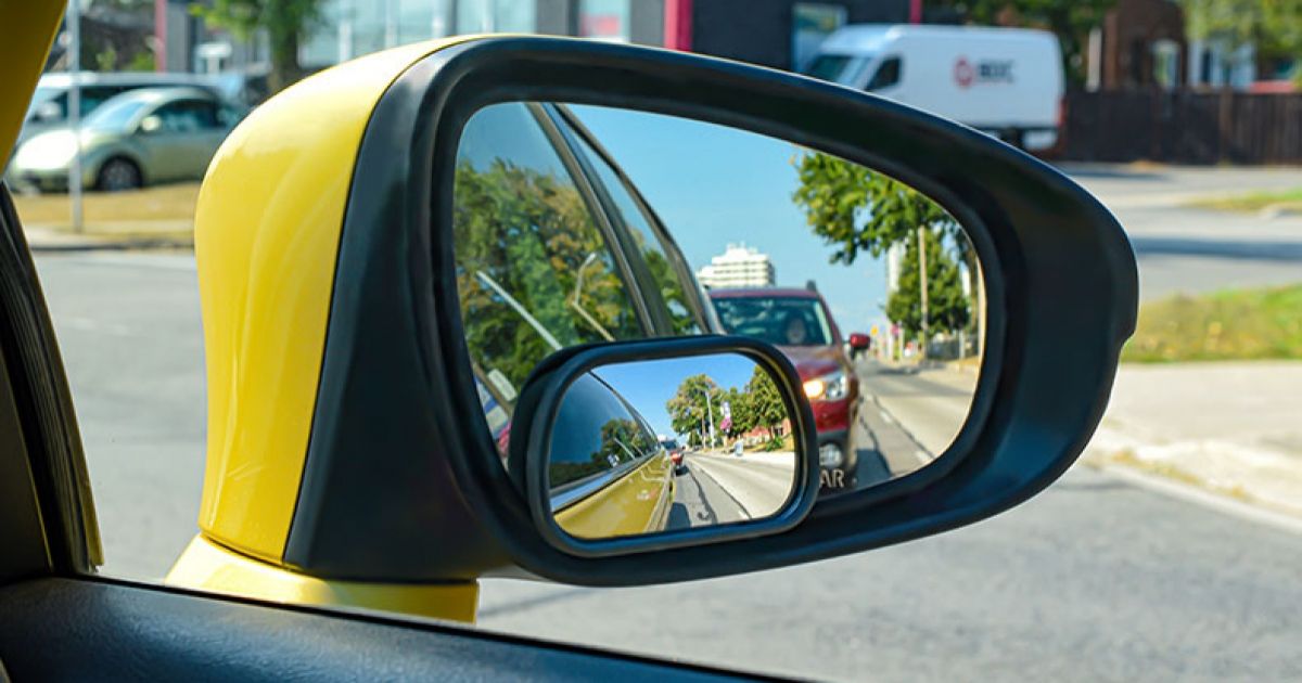 How To Adjust Your Mirrors to Avoid Blind Spots